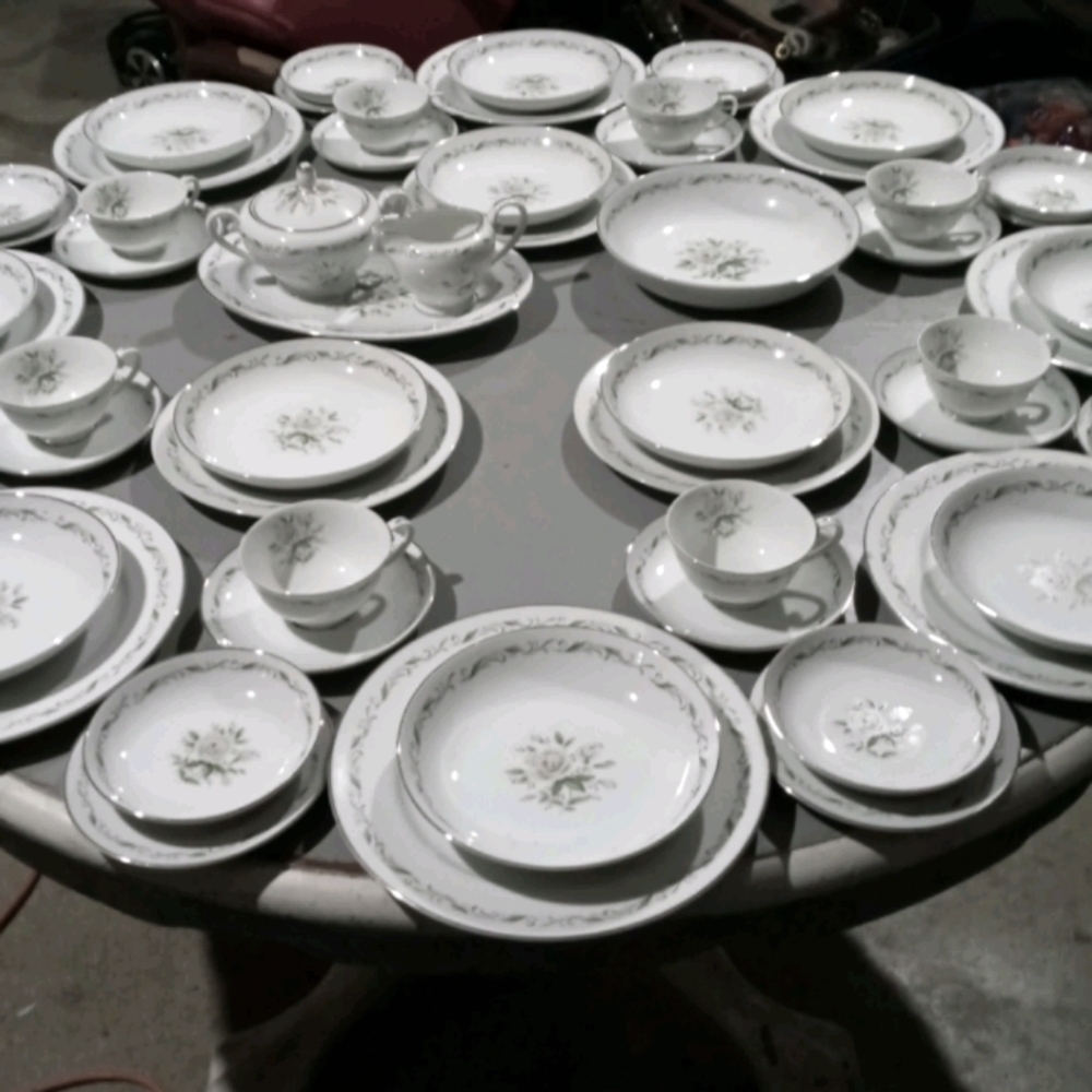 Diamond China, Romance series. 8 settings